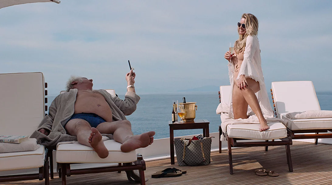 Ο Χρυσός Φοίνικας του φεστιβάλ Κανών στο "Τρίγωνο της Θλίψης" του Ρούμπεν Έστλουντ