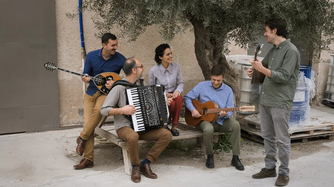 Μιλώντας για τα "Τραγούδια της Σωτηρίας"