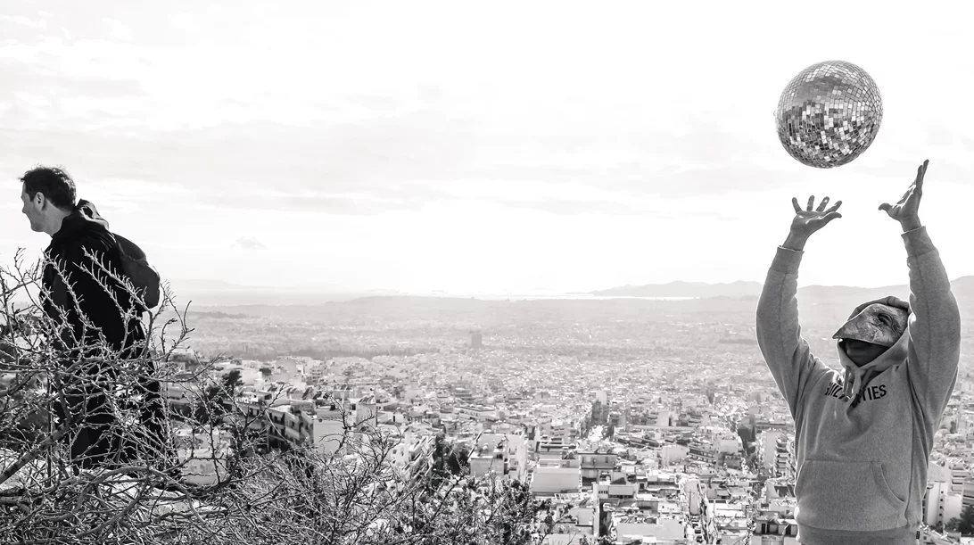 "Αιώνια ανοσία" είναι η νέα παράσταση των PatariProject