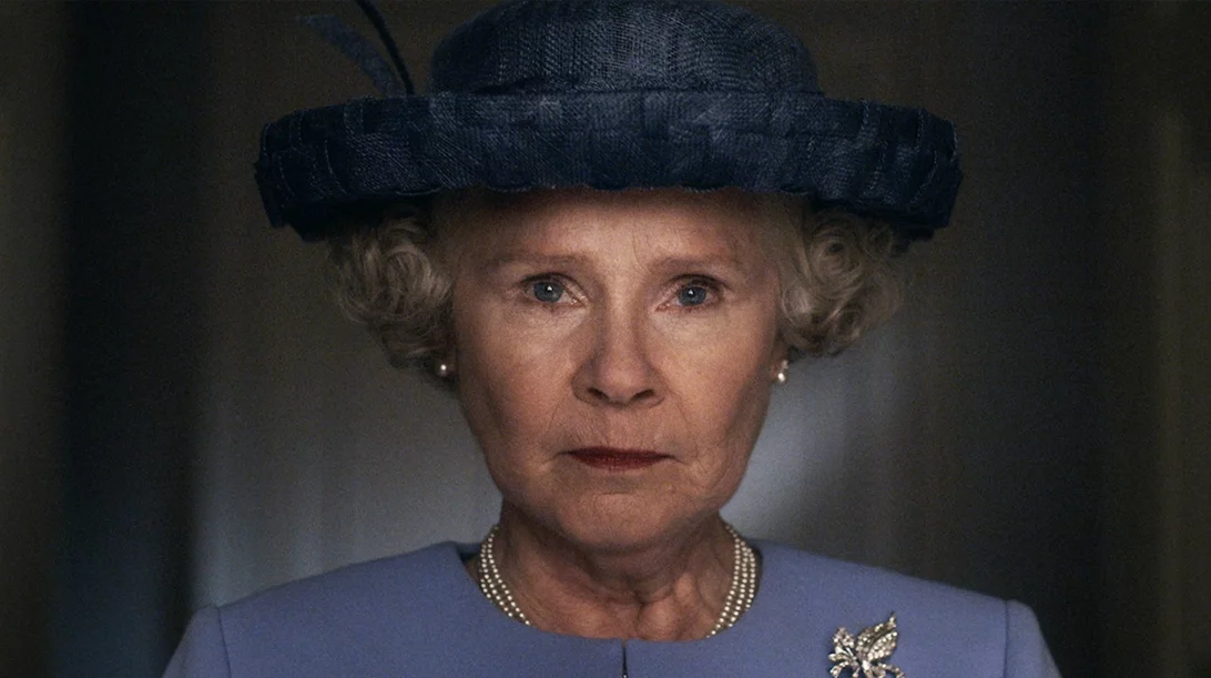 "The Crown": Η 6η σεζόν έρχεται σε δύο μέρη για να ολοκληρώσει το χρονικό της Βασίλισσας Ελισάβετ