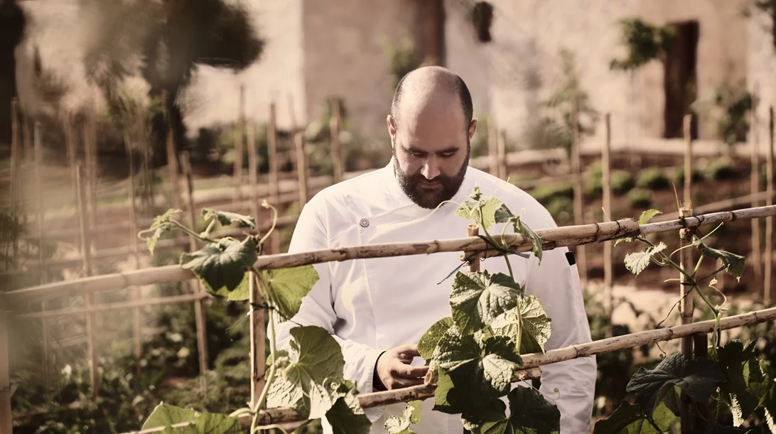 Ο Άγγελος Μπακόπουλος μαγειρεύει "Astako" στην Αθήνα