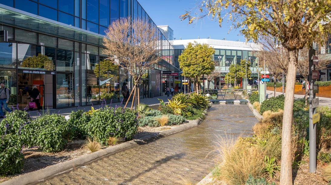 Καλοκαίρι στο River West με σινεμά, τέχνη και παιχνίδι