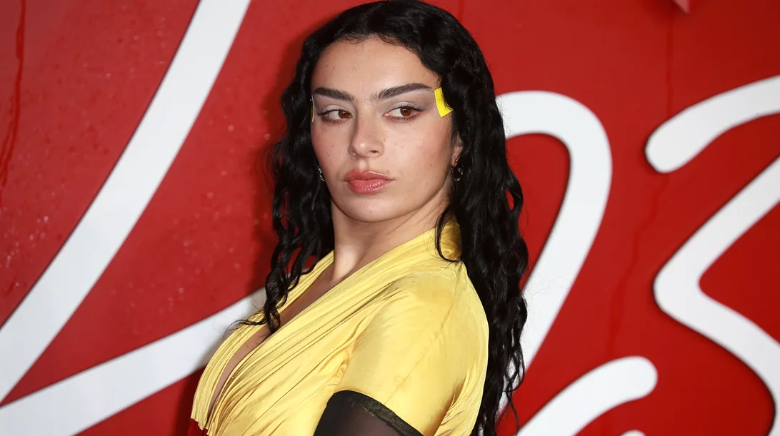 Η "brat" Charli XCX πρωταγωνιστεί στην ταινία του Γκρεγκ Αράκι "I Want Your Sex"