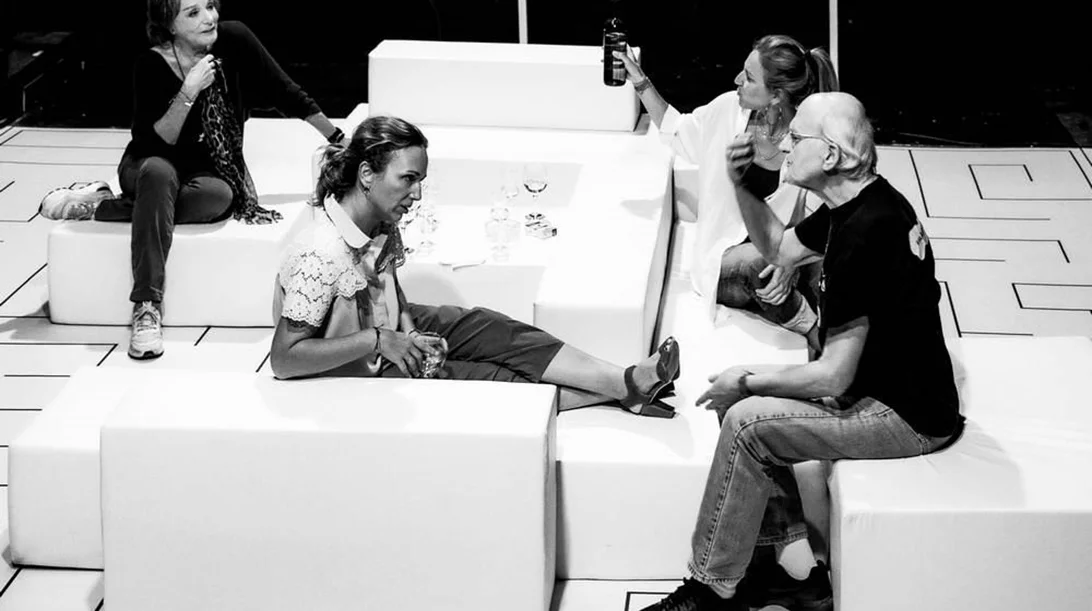 Πρόωρη αυλαία αλλά και νέα πρεμιέρα στο Θέατρο Οδού Κεφαλληνίας