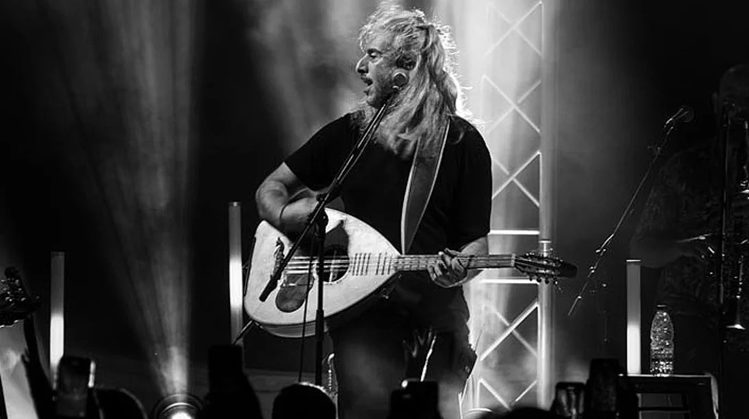 Ο Γιάννης Χαρούλης συναντά το κοινό της Αθήνας