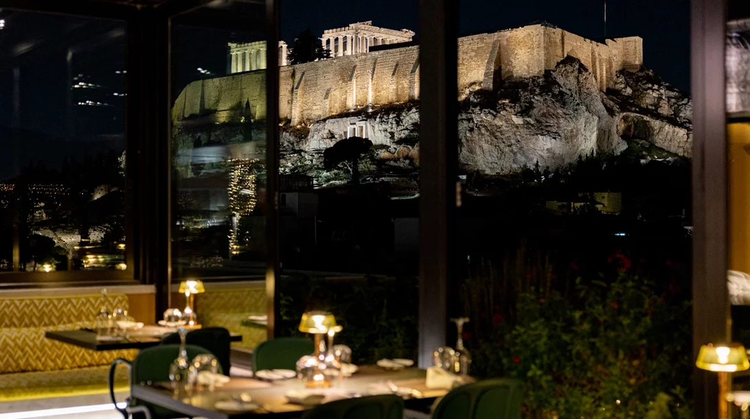 Sense: Η μαγεία των γιορτών με θέα την Ακρόπολη