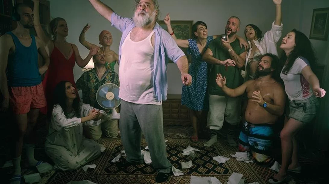 "Σπιρτόκουτο: The Musical": Ο Γιάννης Νιάρρος και ο Αλέξανδρος Λιβιτσάνος θα το "κάψουν" στη Στέγη