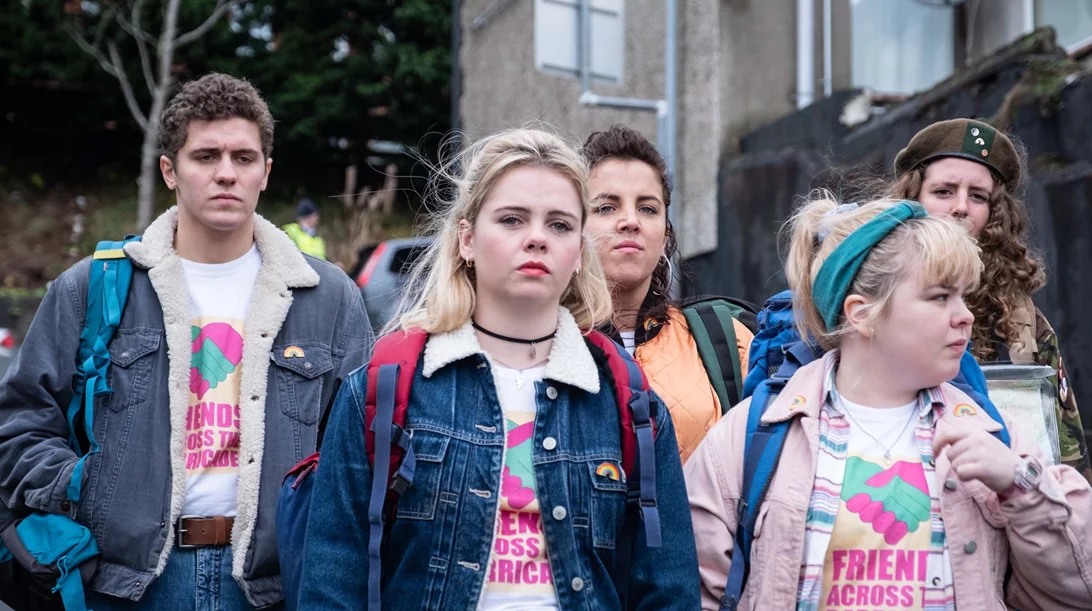 Η Λίσα ΜακΓκι των "Derry Girls" επιστρέφει στο Netflix με το "How to Get to Heaven from Belfast"