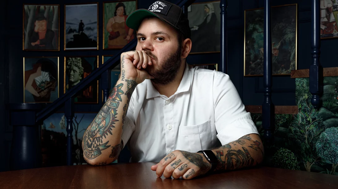 Ο Άνταμ Κοντοβάς υπογράφει το νέο bar-food μενού του "Mr.Fox"