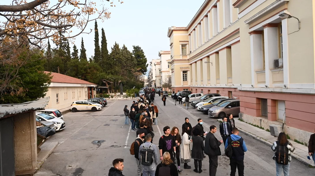 Μεγάλη ανταπόκριση στην αιμοδοσία για τις ανάγκες των τραυματιών της σύγκρουσης τρένων στα Τέμπη