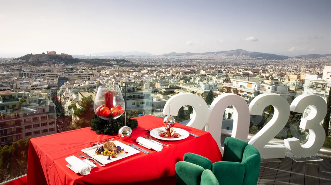 "St. George Lycabettus Lifestyle Hotel": Λάμψη πέντε χριστουγεννιάτικων αστέρων