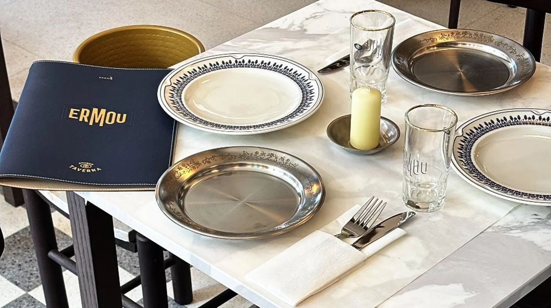 Η Ταβέρνα της Ερμού έρχεται και είναι ό,τι λέει το όνομά της