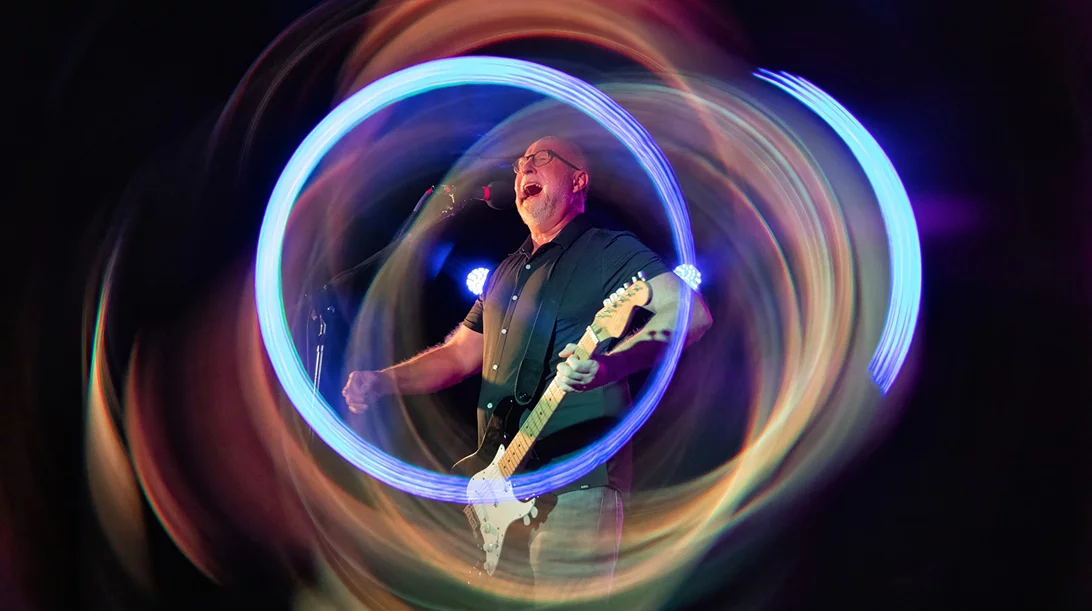 Bob Mould (Hüsker Dü): "Μην αφήνεις την επιστήμη να σταθεί εμπόδιο στην τέχνη."