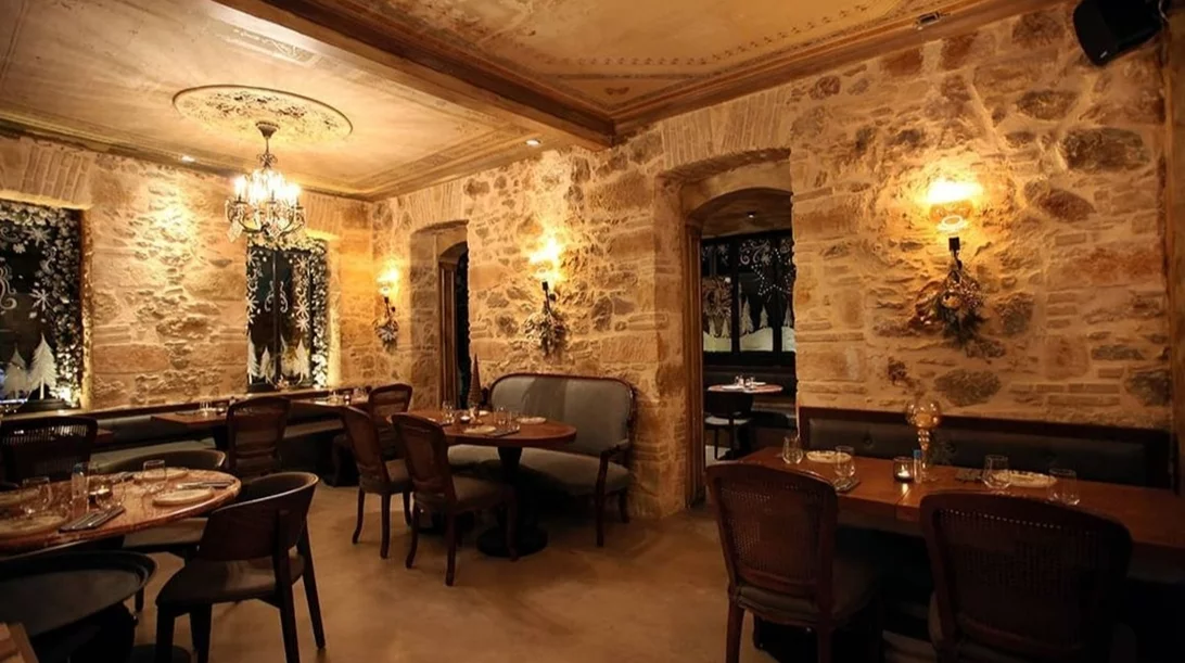 "Mouton": ένα ατμοσφαιρικό wine bar & resto στο Κολωνάκι