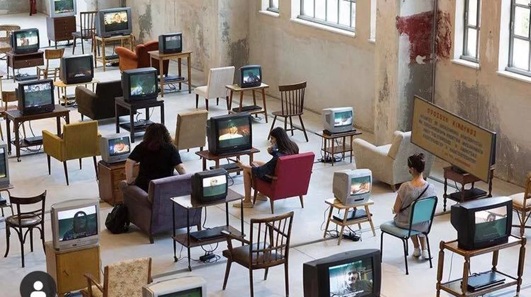 10+ εκθέσεις σύγχρονης τέχνης που λάμπουν σαν αστέρια μέσα στις γιορτές – Ώρα να τις δείτε από κοντά