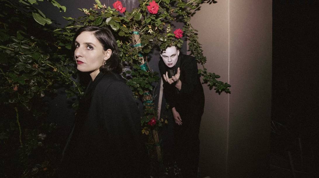 Lebanon Hanover και Selofan στην απόλυτη goth σύμπραξη