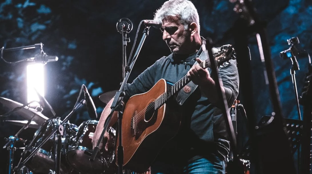 Ο Δημήτρης Μυστακίδης έρχεται τα Σάββατα του Μαρτίου στον club του "Σταυρού του Νότου"