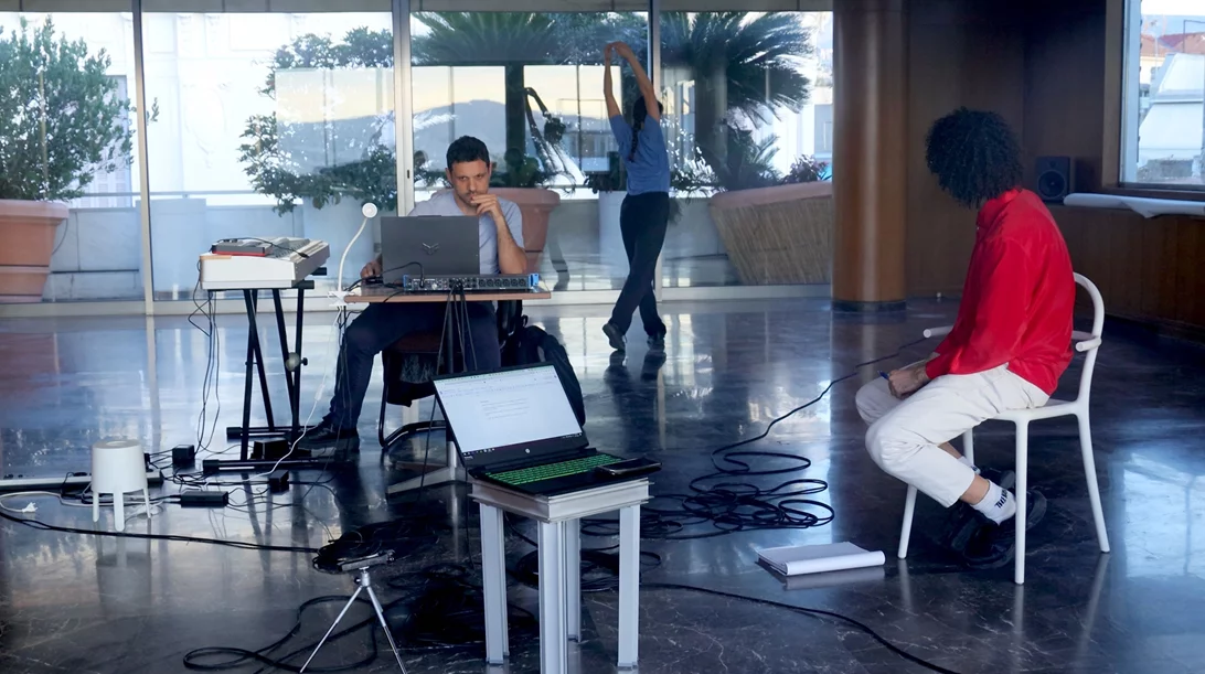 "Experiment B": Χορός και επιστήμη συναντιούνται στο Flux Laboratory Athens