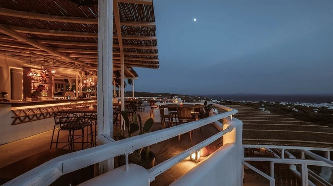 Το "Lost Athens" σαλπάρει για Τήνο