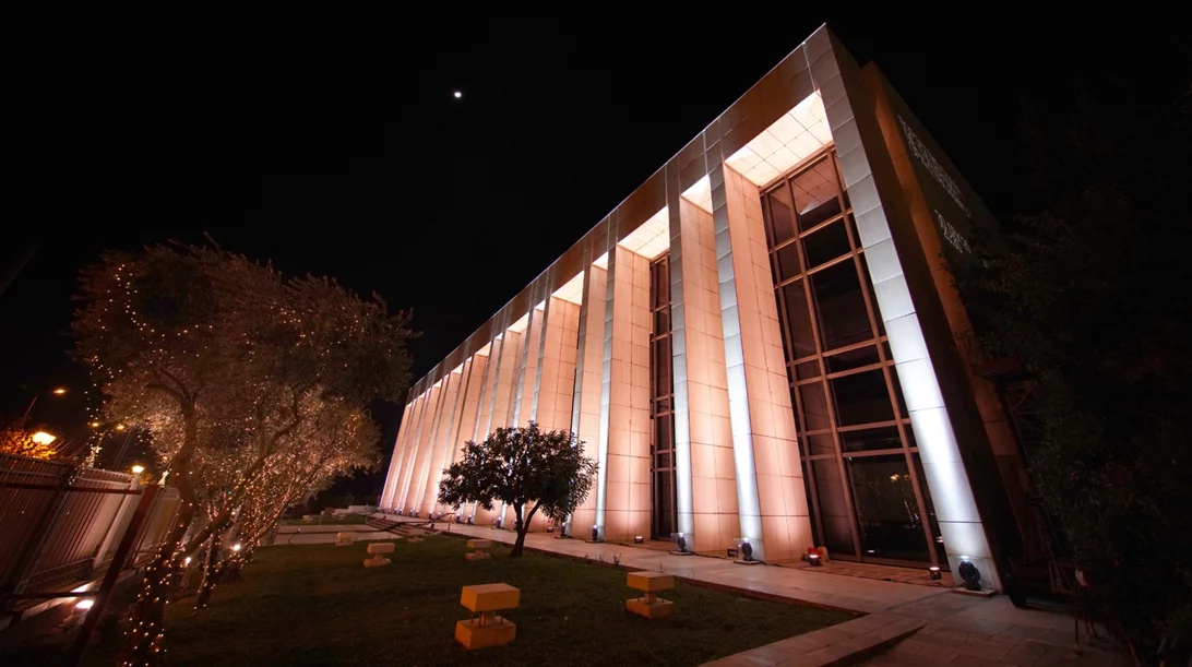 Χριστούγεννα στο Μέγαρο με γιορτινή μουσική, χορό, θέατρο σκιών και πατινάζ