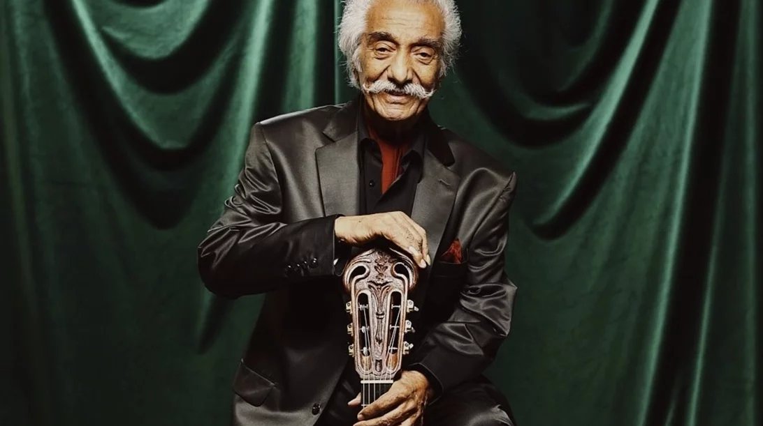 Καθηλωτικός Κώστας Χατζής, λαμπερή Ελπίδα: Μια βραδιά στο κατάμεστο "Άλσος"