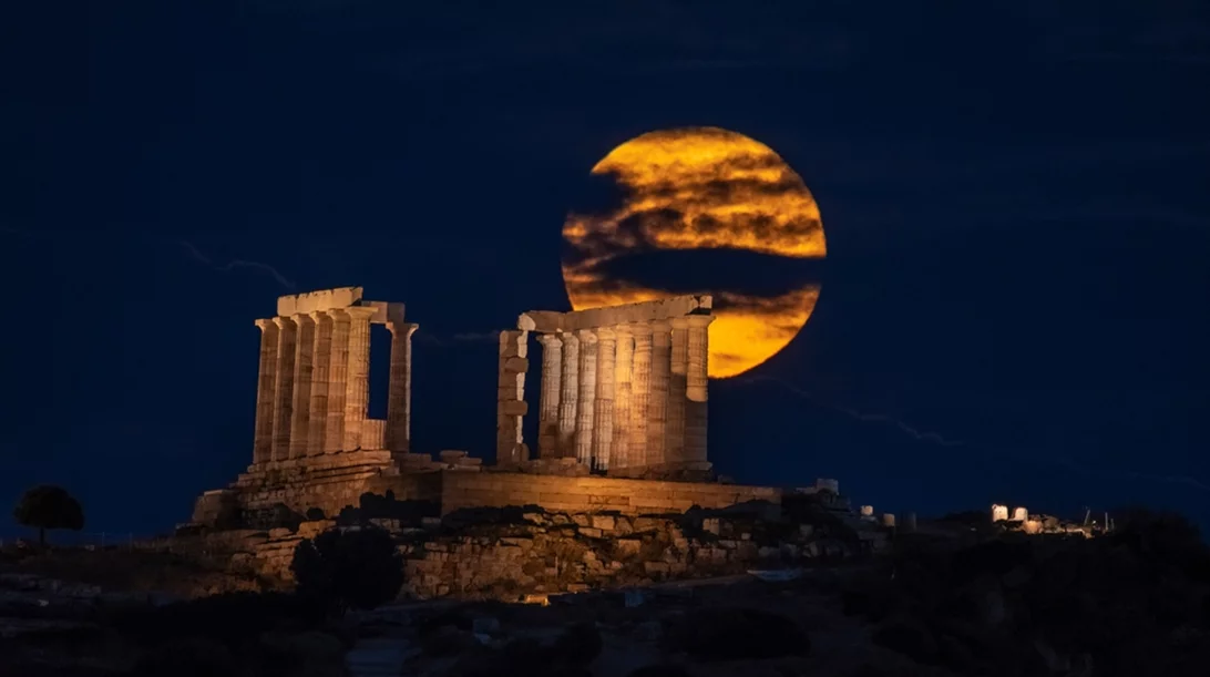 Εκεί θα απολαύσεις την Αυγουστιάτικη Πανσέληνο στην Αθήνα