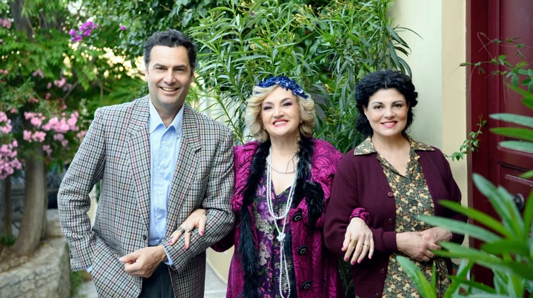 "Η μητέρα του σκύλου" με Υρώ Μανέ, Παναγιώτη Μπουγιούρη, Τάνια Τρύπη σε περιοδεία