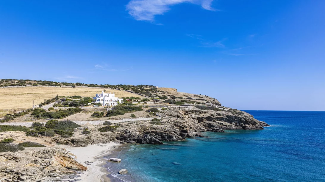 Σχοινούσα: Όμορφη, δραστήρια και πολύ νεανική