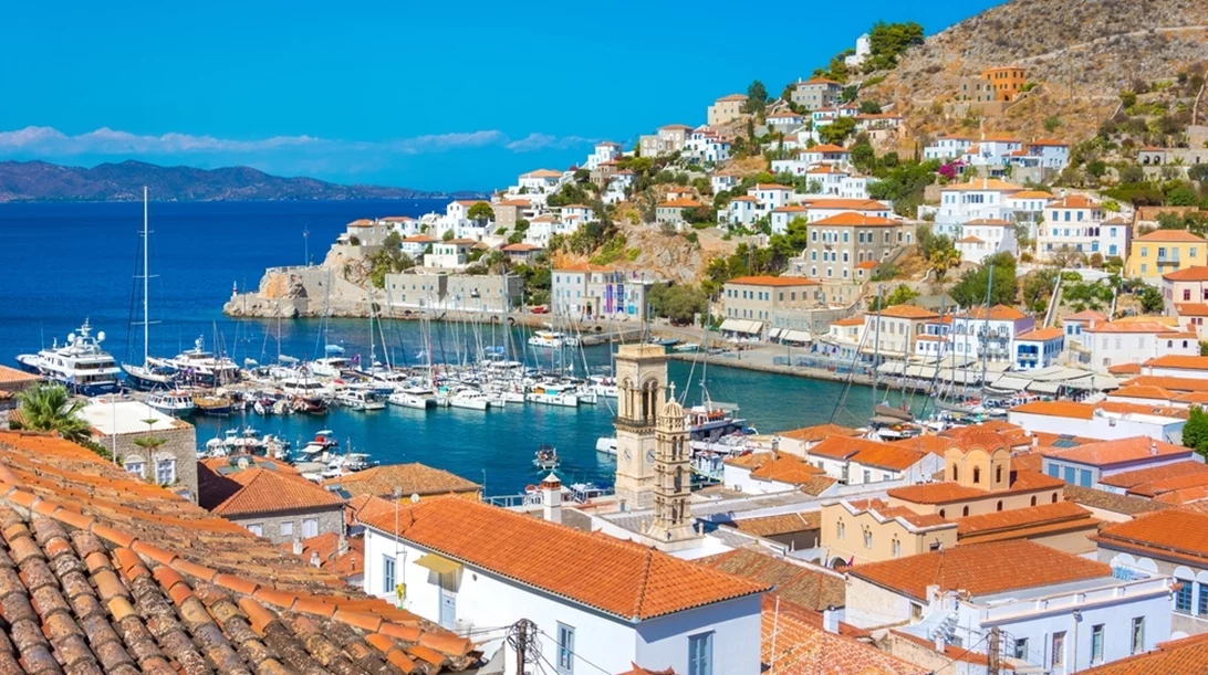 Ύδρα: Ρομαντική απόδραση στον Αργοσαρωνικό με τέχνη και ιστορία