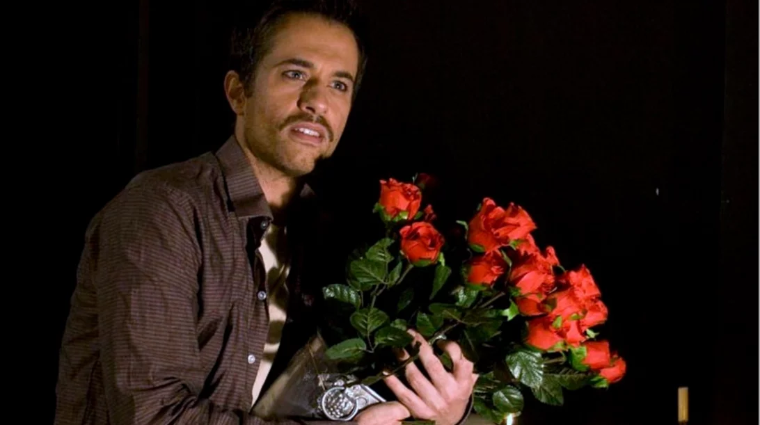 "Όταν συνάντησα τον Σαντ": Ο Κωνσταντίνος Φάμης για την πρώτη του γνωριμία με τη "Βρωμιά"