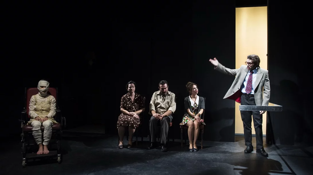 Παράταση για τον "Γάμο" και μία αντικατάσταση