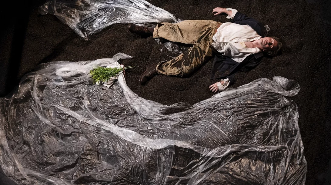 Μια ματιά στην "Νεκρή πόλη" της Μπουλανζέ λίγο πριν την πρεμιέρα της στην Εναλλακτική