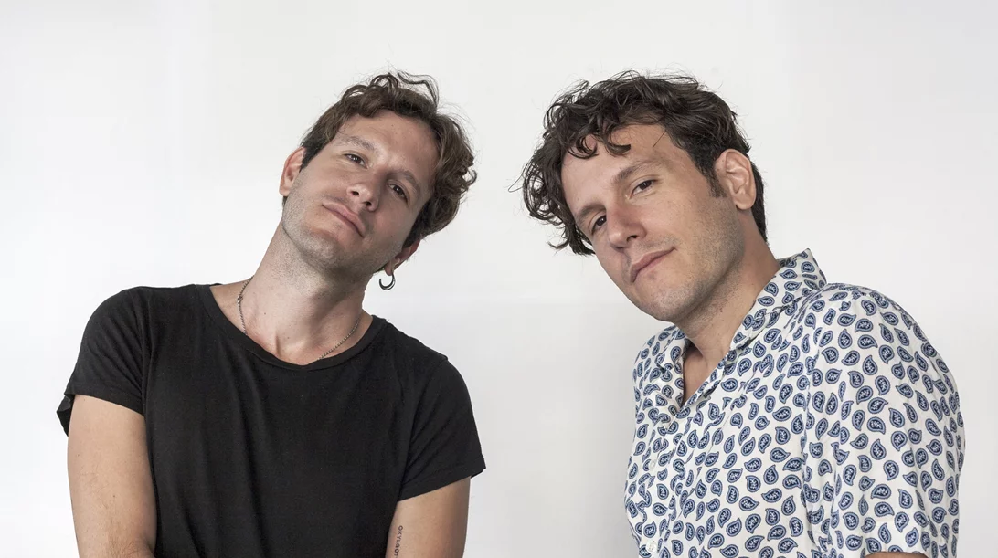 "Τα παραμύθια της Μελπομένης": Μιχάλης και Παντελής Καλογεράκης στην Εναλλακτική Σκηνή της ΕΛΣ