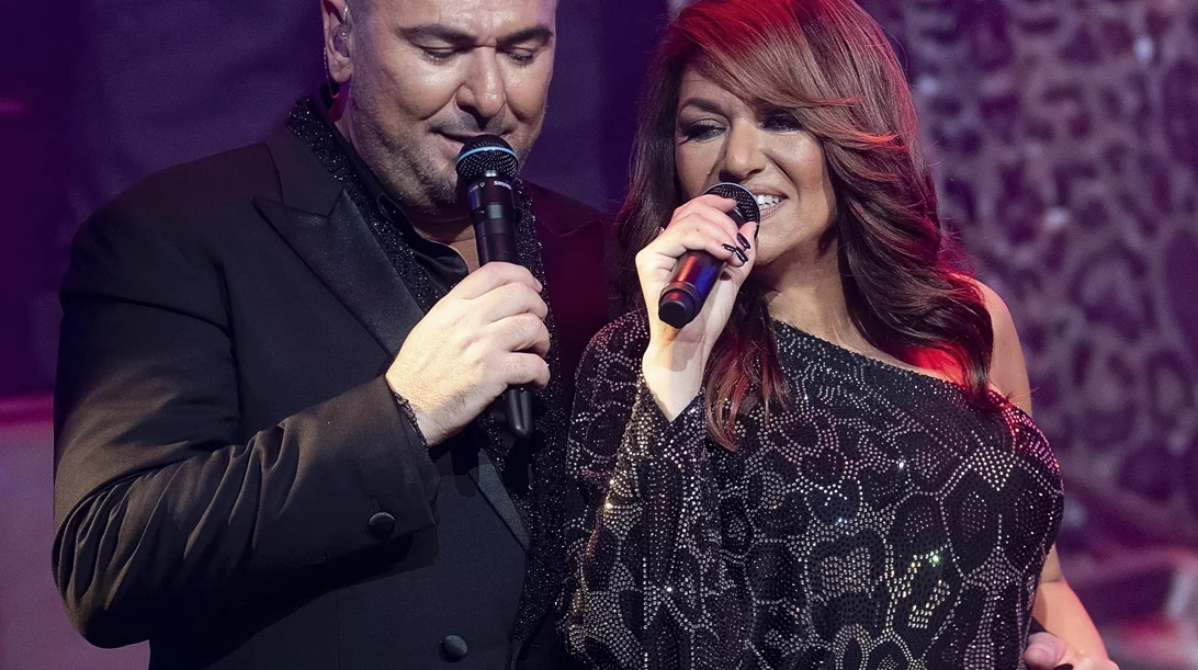 Νύχτα Κυριακής στο "Nox": Θυελλώδης Αντώνης Ρέμος, αστραφτερή Καίτη Γαρμπή