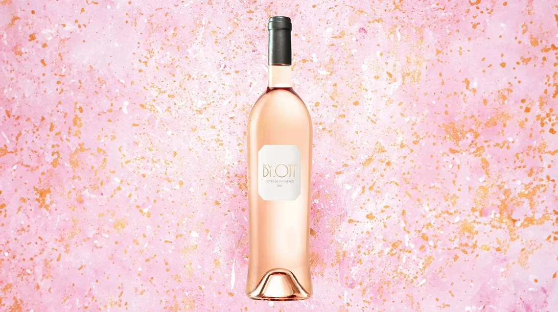 "By Ott": Η γοητεία της Προβηγκίας σε ένα απολαυστικό ροζέ