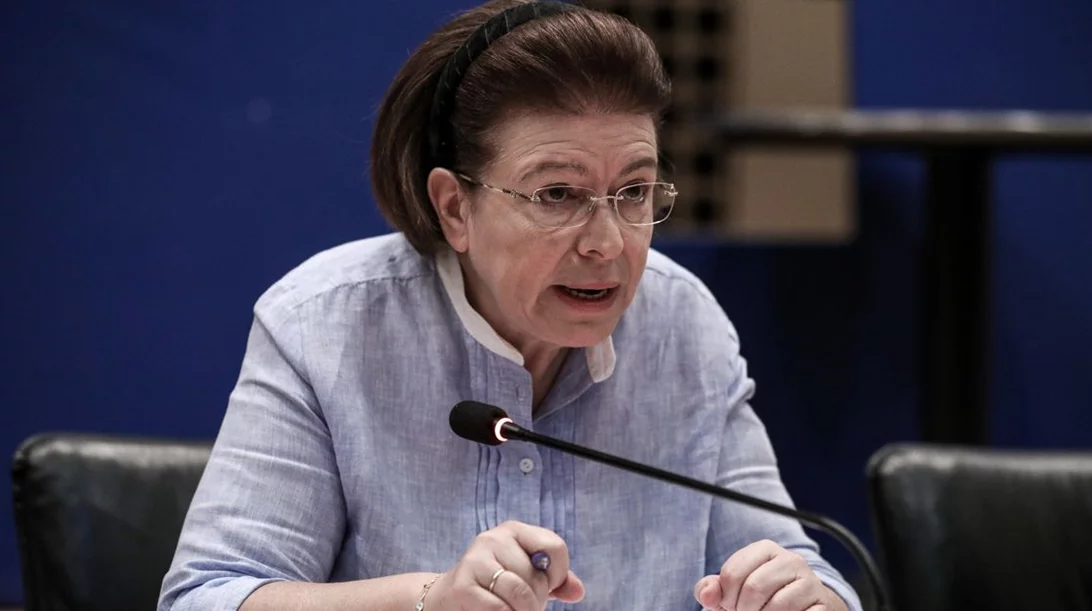 Συνεχίζει να διχάζει η "ποσόστωση" του ελληνόφωνου τραγουδιού: μουσικοί, ραδιοφωνικοί παραγωγοί και σκηνοθέτες μιλούν στο "α"