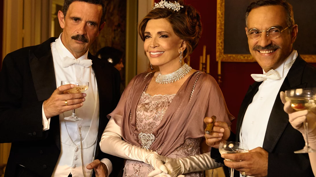 Η Μιμή Ντενίση μας ξεναγεί στον κόσμο του "Σμύρνη μου Αγαπημένη"