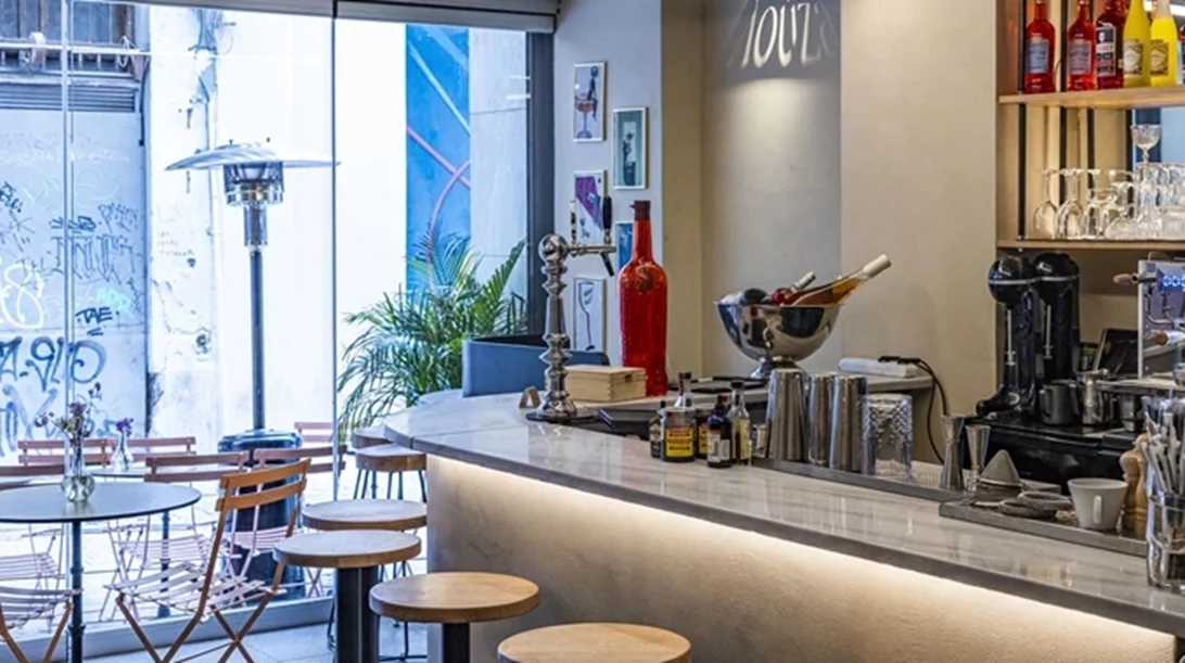 Πάρτι με spritz και πίτσες στο κέντρο