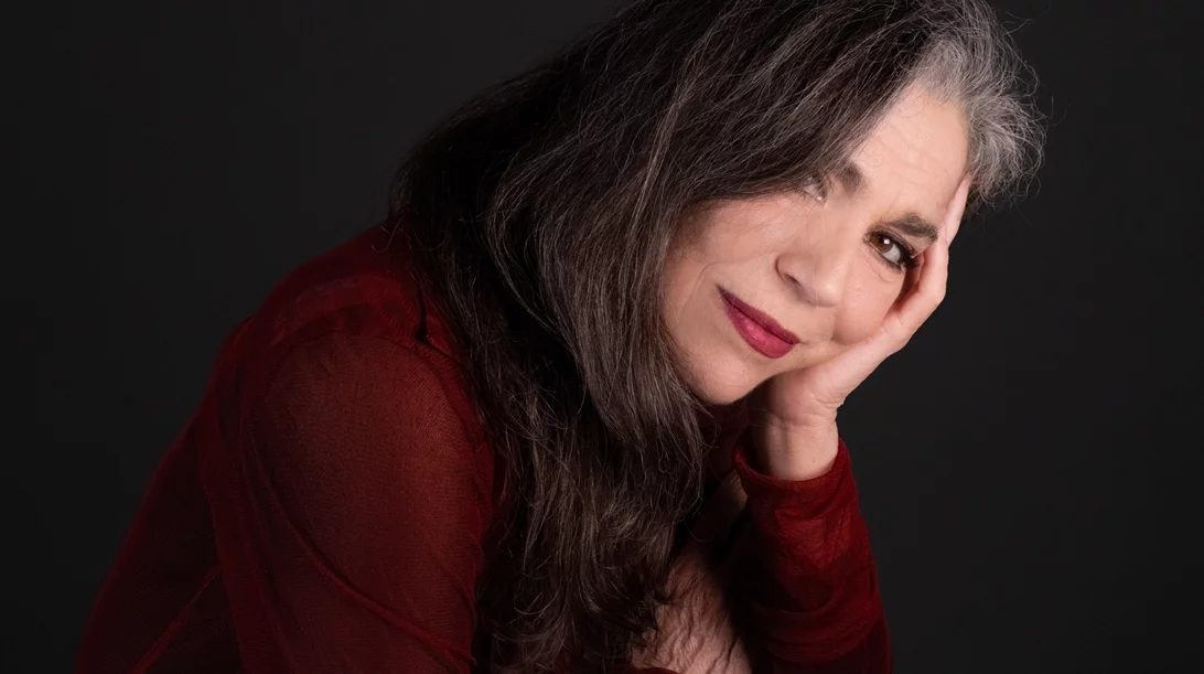 "Seathrough": Η Σαβίνα Γιαννάτου σε έναν αυτοσχεδιαστικό διάλογο με τον Σπύρο Μάνεση