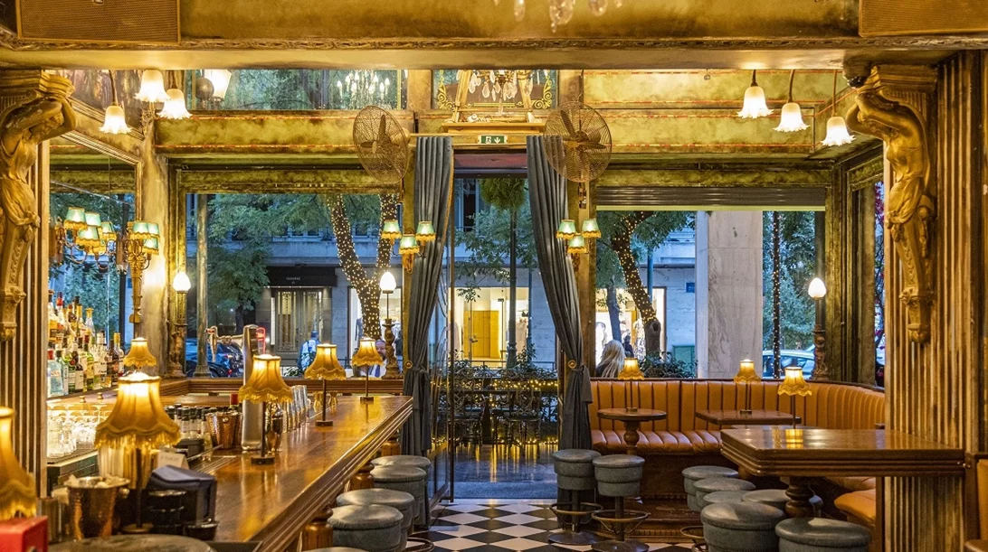 Pre & After theatre: τα εστιατόρια και μπαρ που ολοκληρώνουν τη θεατρική έξοδο