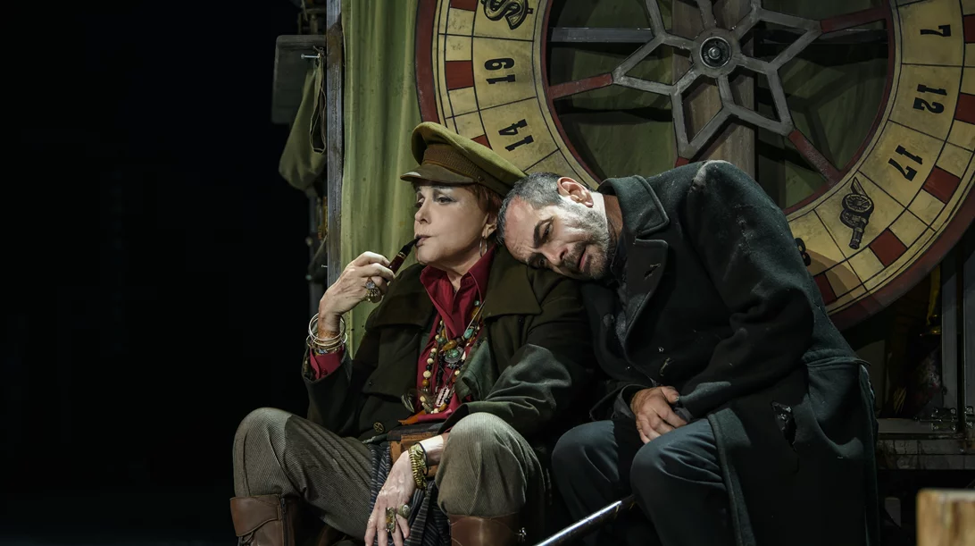 "Η Μάνα Κουράγιο και τα παιδιά της" στο Εθνικό Θέατρο: Πρώτες φωτογραφίες από την παράσταση του Στάθη Λιβαθινού