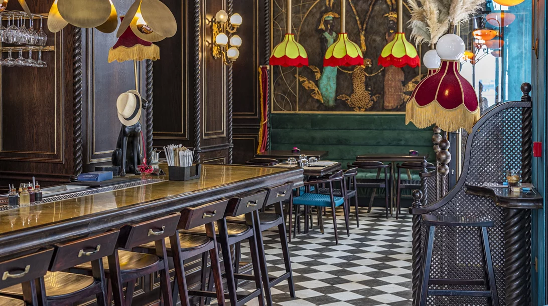 Video walkthrough: Η Ναταλία Δραγούμη μαθαίνει τι εστί "cena spettacolo" στο "Dal Professore Gastro Bar"