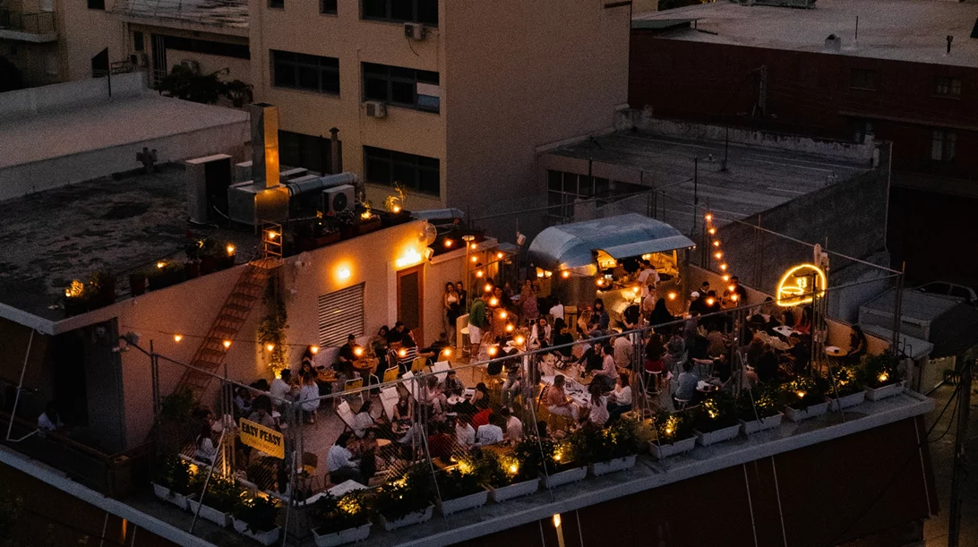 Στο Περιστέρι υπάρχει μια από τις πιο cool ταράτσες της Αθήνας