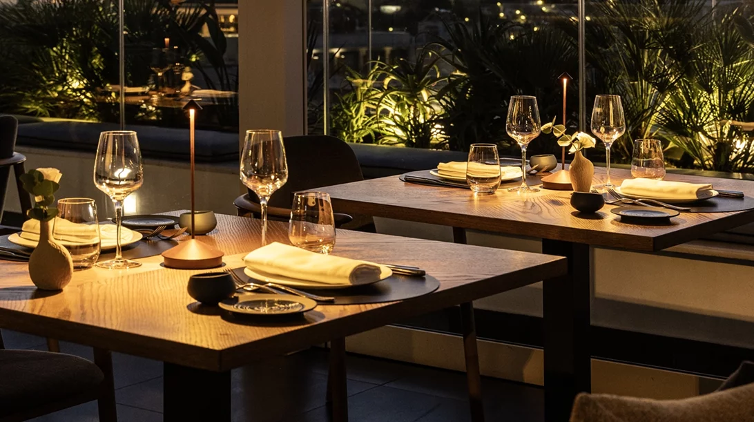 "WHISPERS": Το πιο ρομαντικό σκηνικό θα βρεις στο "Amalia Hotel Athens"