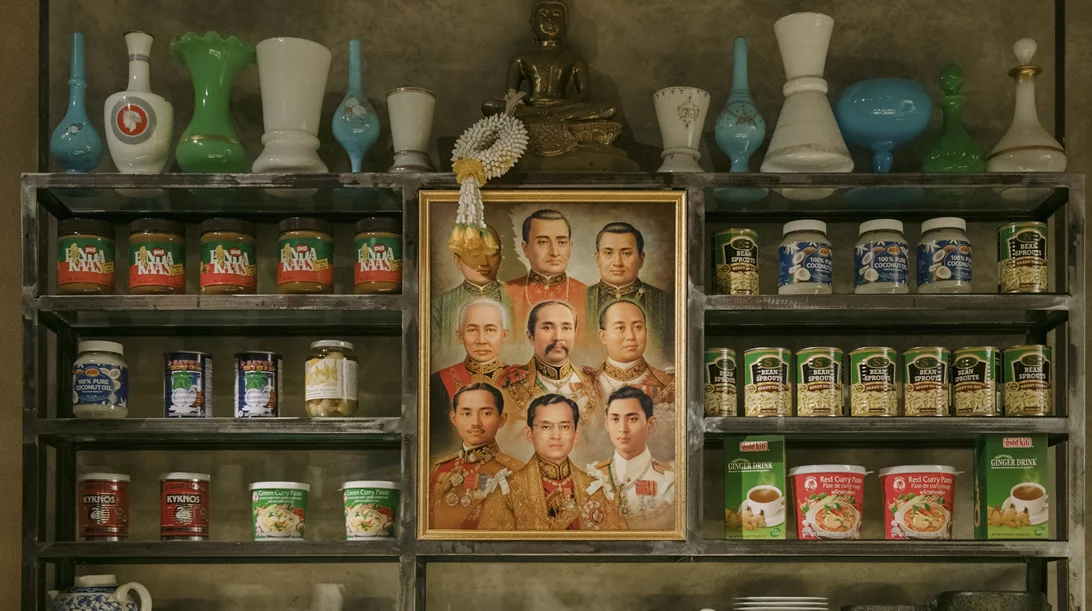 Sister: Τι εννοείς ότι τις Κυριακές απολαμβάνεις Pad Thai & ακούς Μπέλλου;