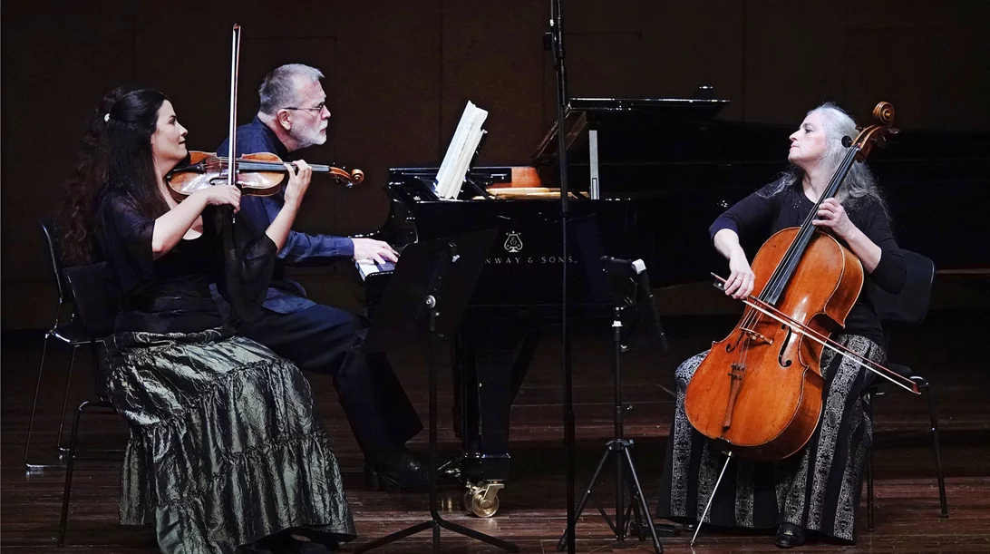 Σημαντικοί "Έλληνες -και όχι μόνο- σολίστ στην "Αίθουσα Δημ. Μητρόπουλος" του Μεγάρου: για τα ρεσιτάλ Δανάης & Ούβε Μάτσκε/Φελτς – Βουλγαρίδου/Βουγιούκα και …τα βάσανα της Συμφωνικής Ορχήστρας της ΕΡΤ