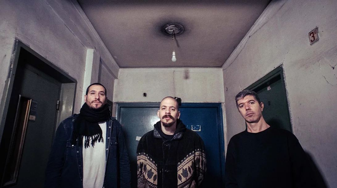 Το punk-jazz τρίο των MΟb στον Φάρο