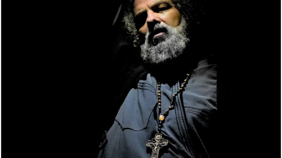 Ποιος ανεβάζει τη "Γυναίκα της Ζάκυθος";