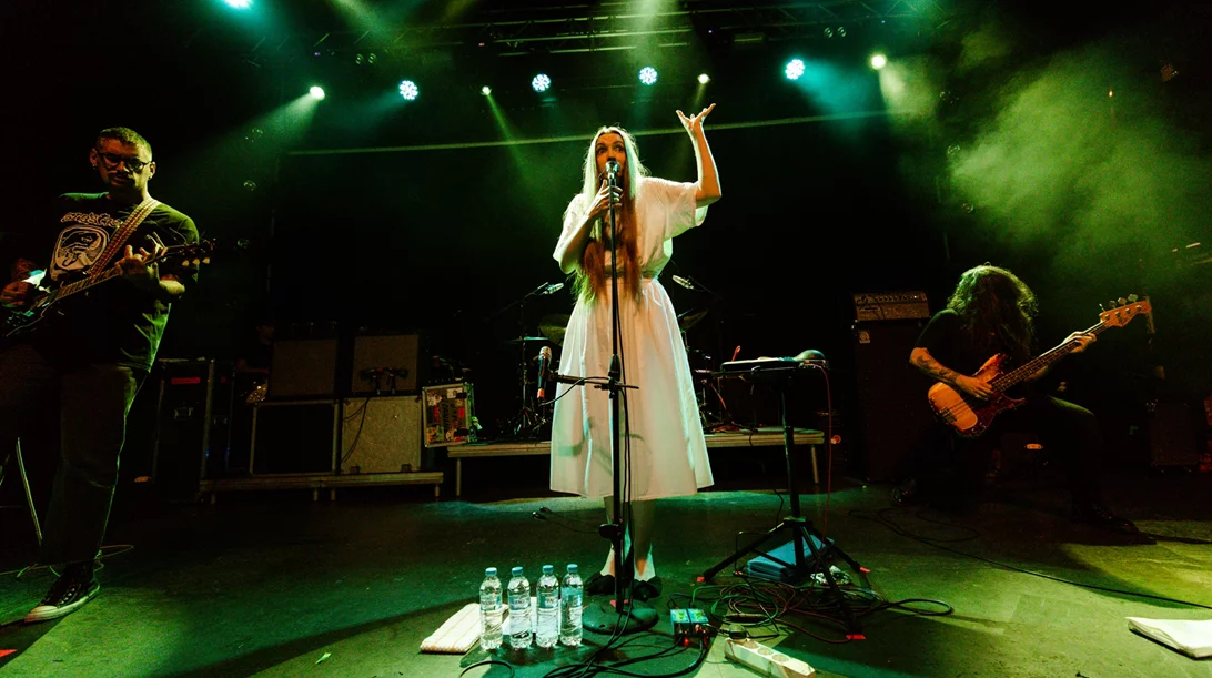 Dry Cleaning: Να νιώθεις τα πάντα και να μην κάνεις τίποτα