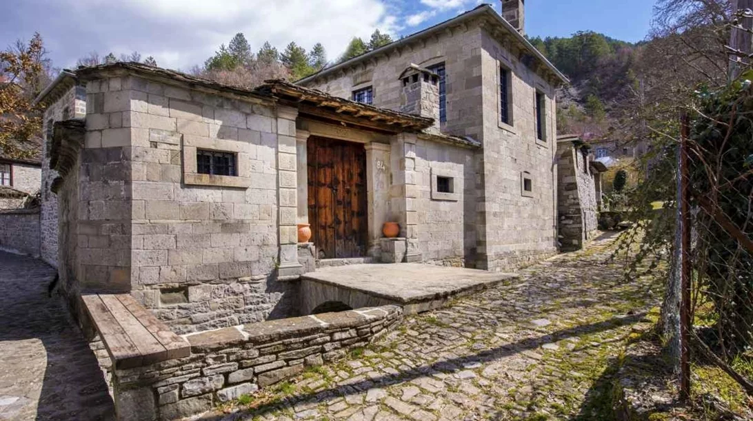 Γαναδιό: Το όμορφο Μαστοροχώρι της Ηπείρου που έγινε σκηνικό τηλεοπτικής σειράς